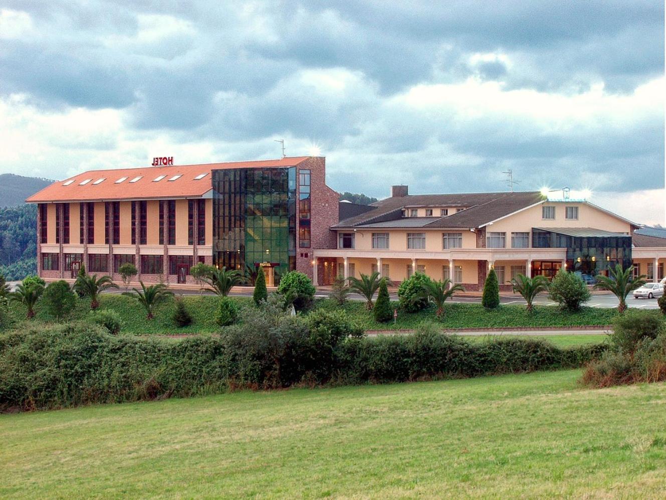 Hotel Royal Llanera  Exteriör bild