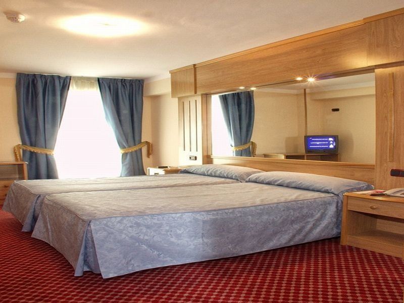 Hotel Royal Llanera  Exteriör bild